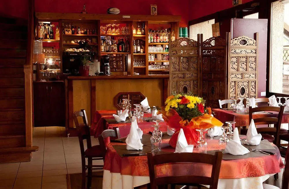 Logis Albhotel Grill Alby-sur-Cheran 2*,  França